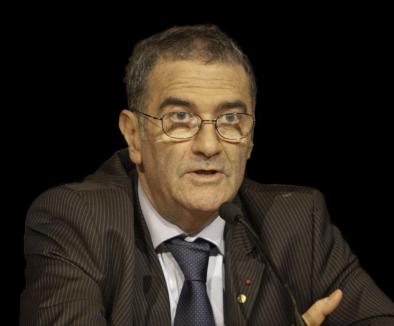 Portrait of Serge Haroche.